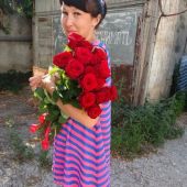 Очередной сюрприз от хорошего знакомого)))  (местные розы сорта Ред Наоми)